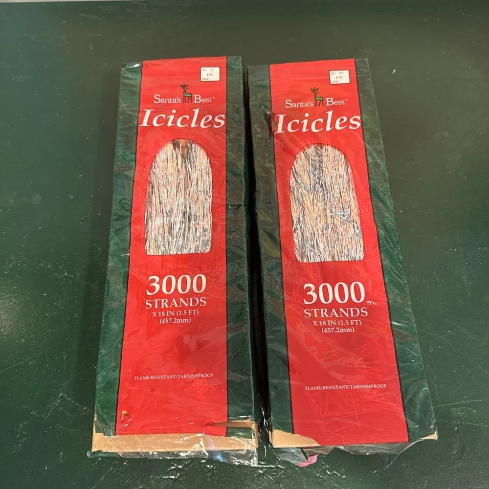 2VTG Santa's Best Icicles Tinsel are pkg with 1,000 silver strands per box,18in